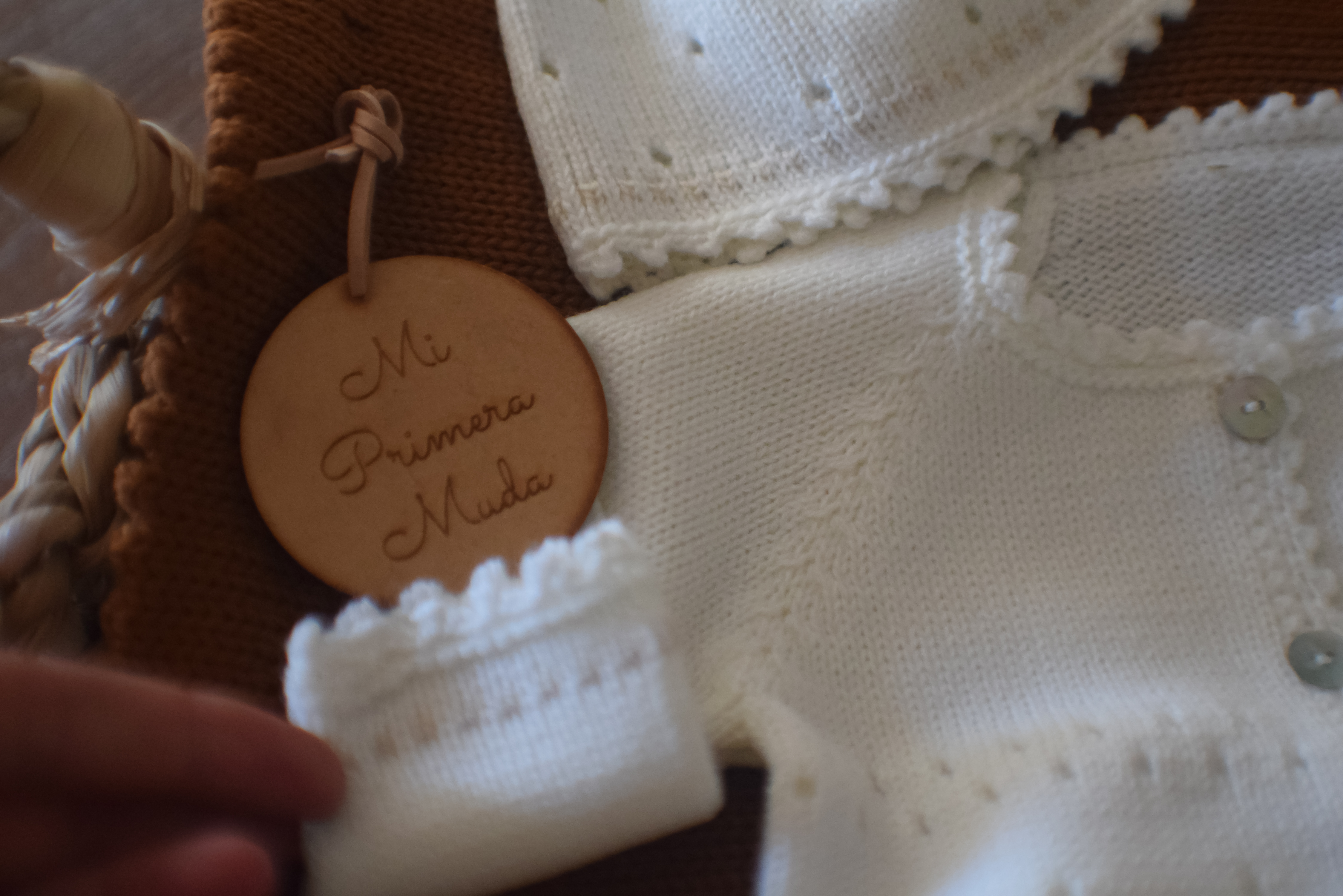 Conjunto GRECIA en 4 piezas. Talle RN color marfil y beige