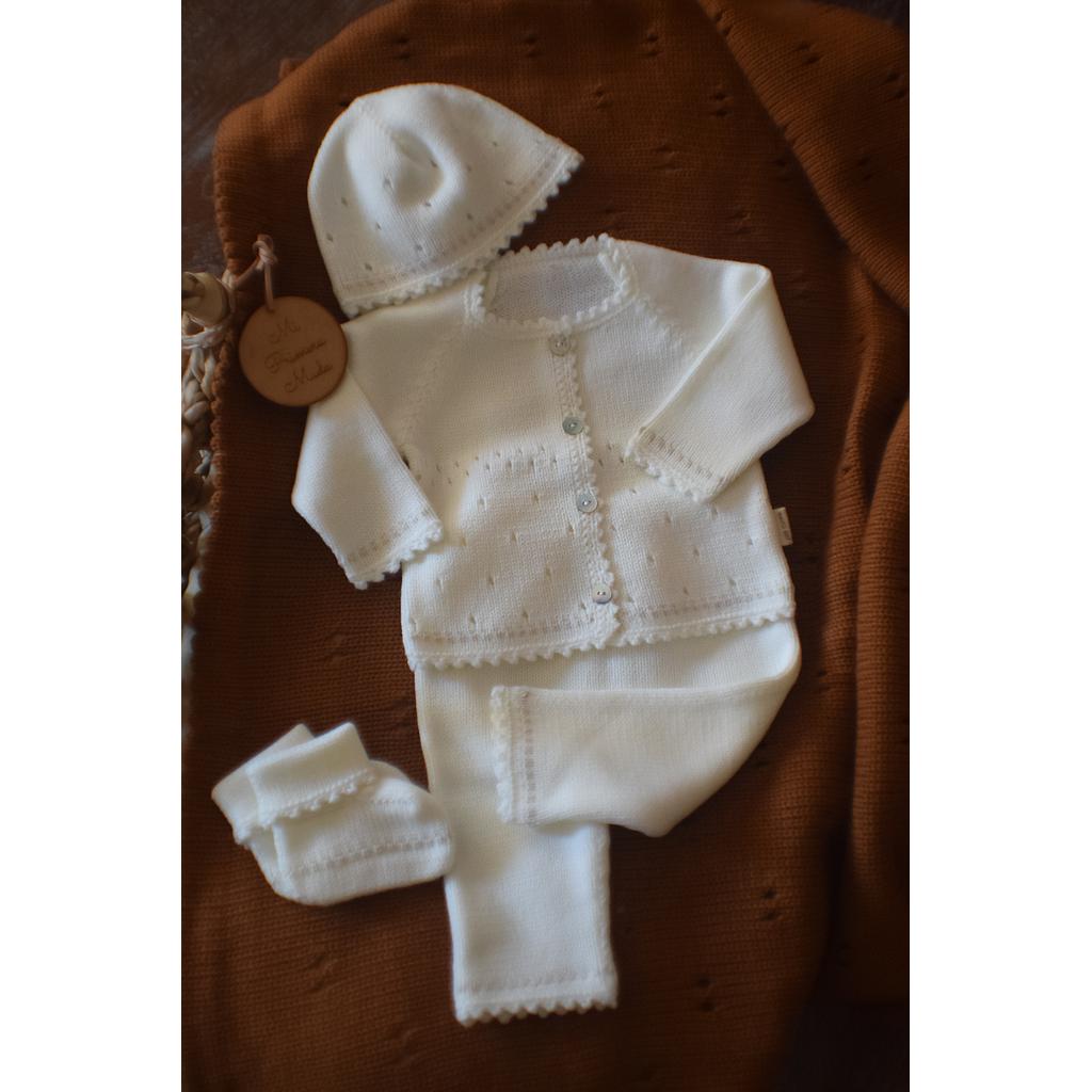 Conjunto MAGDA en 4 piezas. Talle RN color marfil y beige