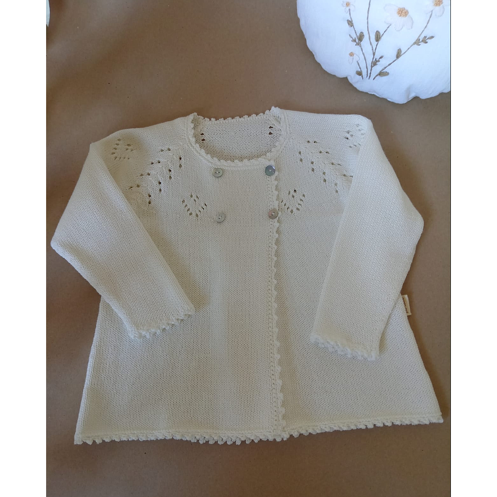 Saco Amelie en hilo de algodón color marfil. Talle 6 a 9 meses